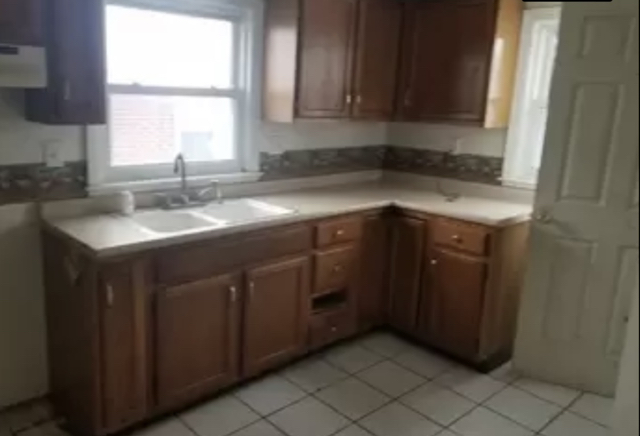 Backsplash Before